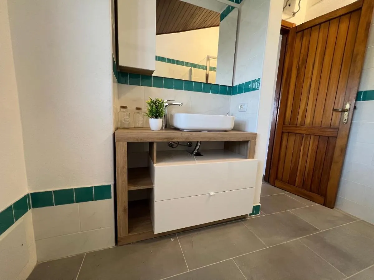 Casale Fronte Mare - Villa With Swimming Pool In Front Of The Beach Porto Columbu - Perd'E Sali
