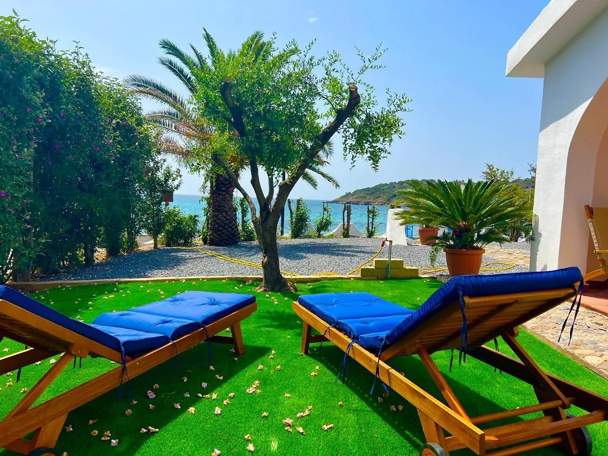 Casale Fronte Mare - Villa With Swimming Pool In Front Of The Beach Porto Columbu - Perd'E Sali