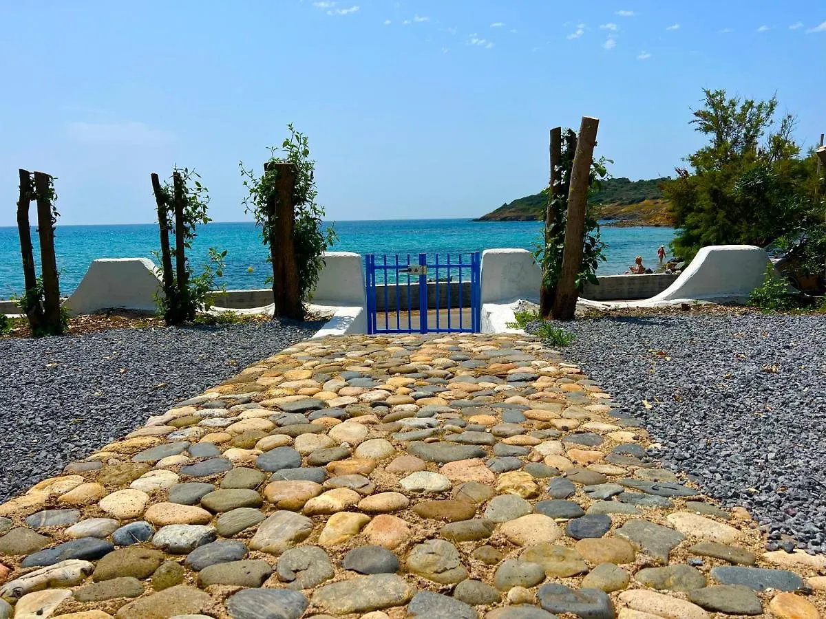 Casale Fronte Mare - Villa With Swimming Pool In Front Of The Beach Porto Columbu - Perd'E Sali 0*,